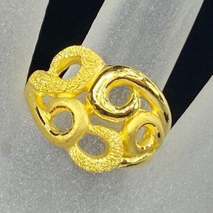 999.9 yellow gold Florentine and sand blasted finish scroll ring 7.7g s7.25